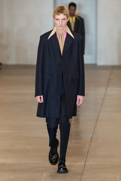 Look 8